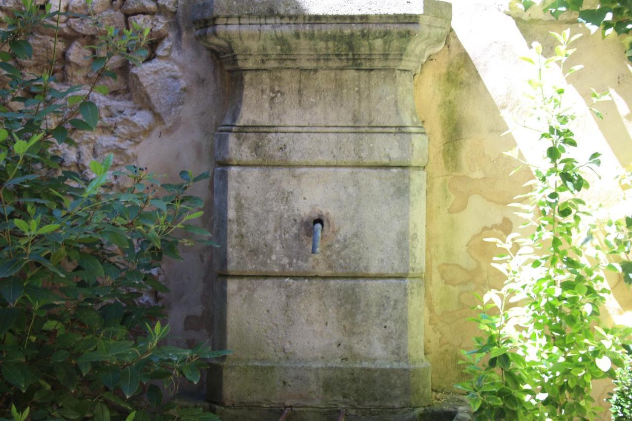 Le Patio Hotel Grignan Bagian luar foto