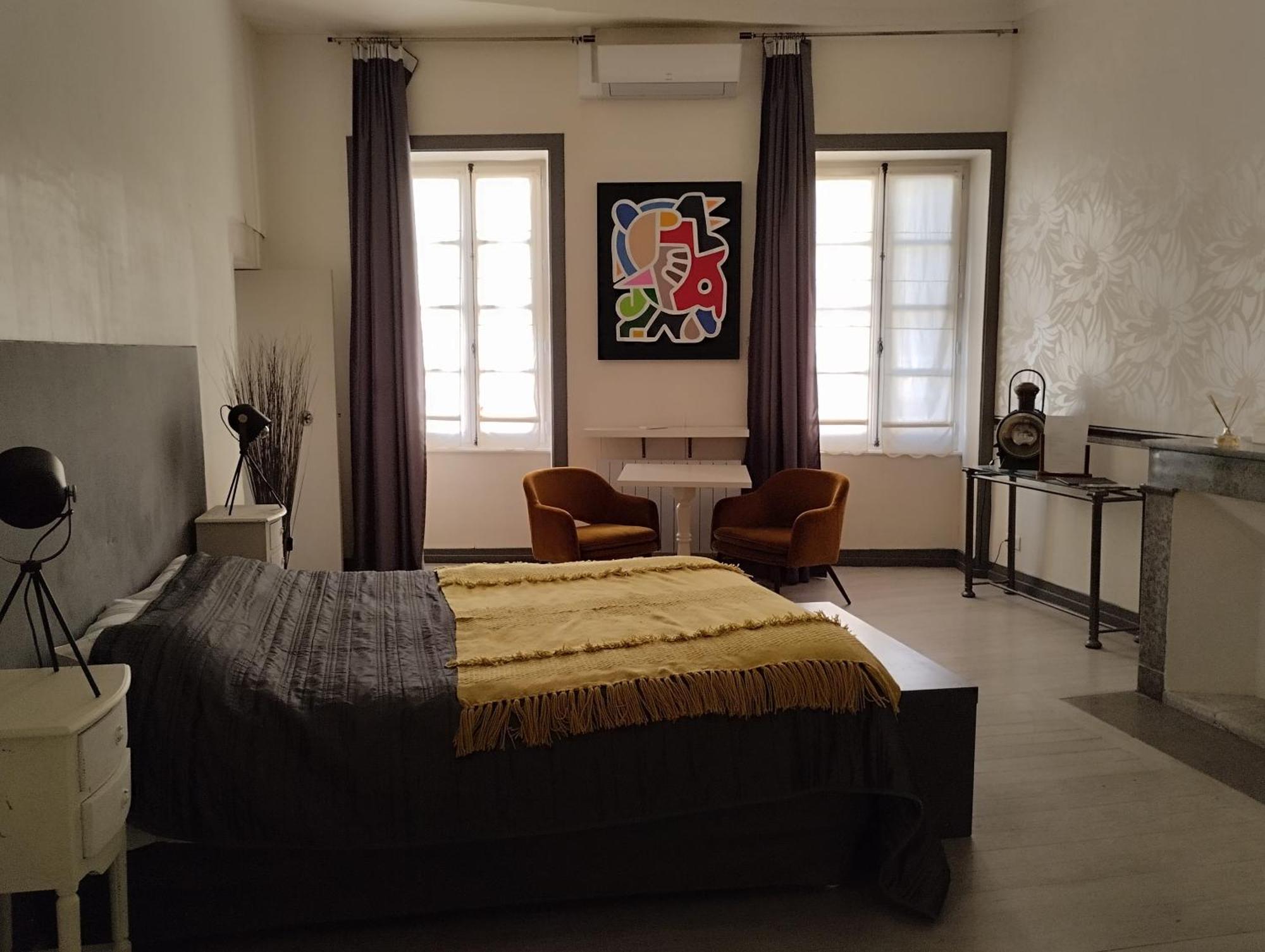 Le Patio Hotel Grignan Bagian luar foto