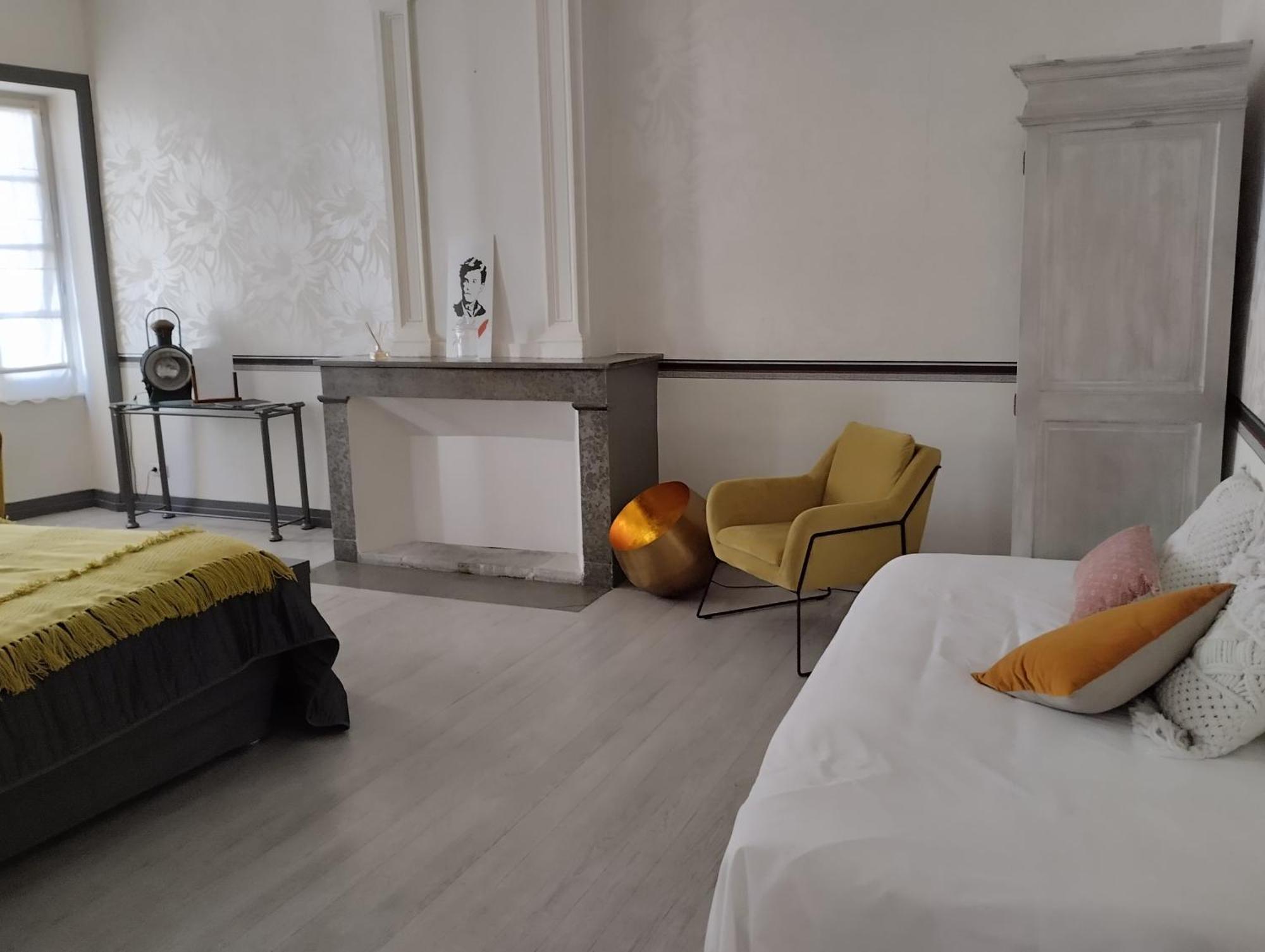 Le Patio Hotel Grignan Bagian luar foto