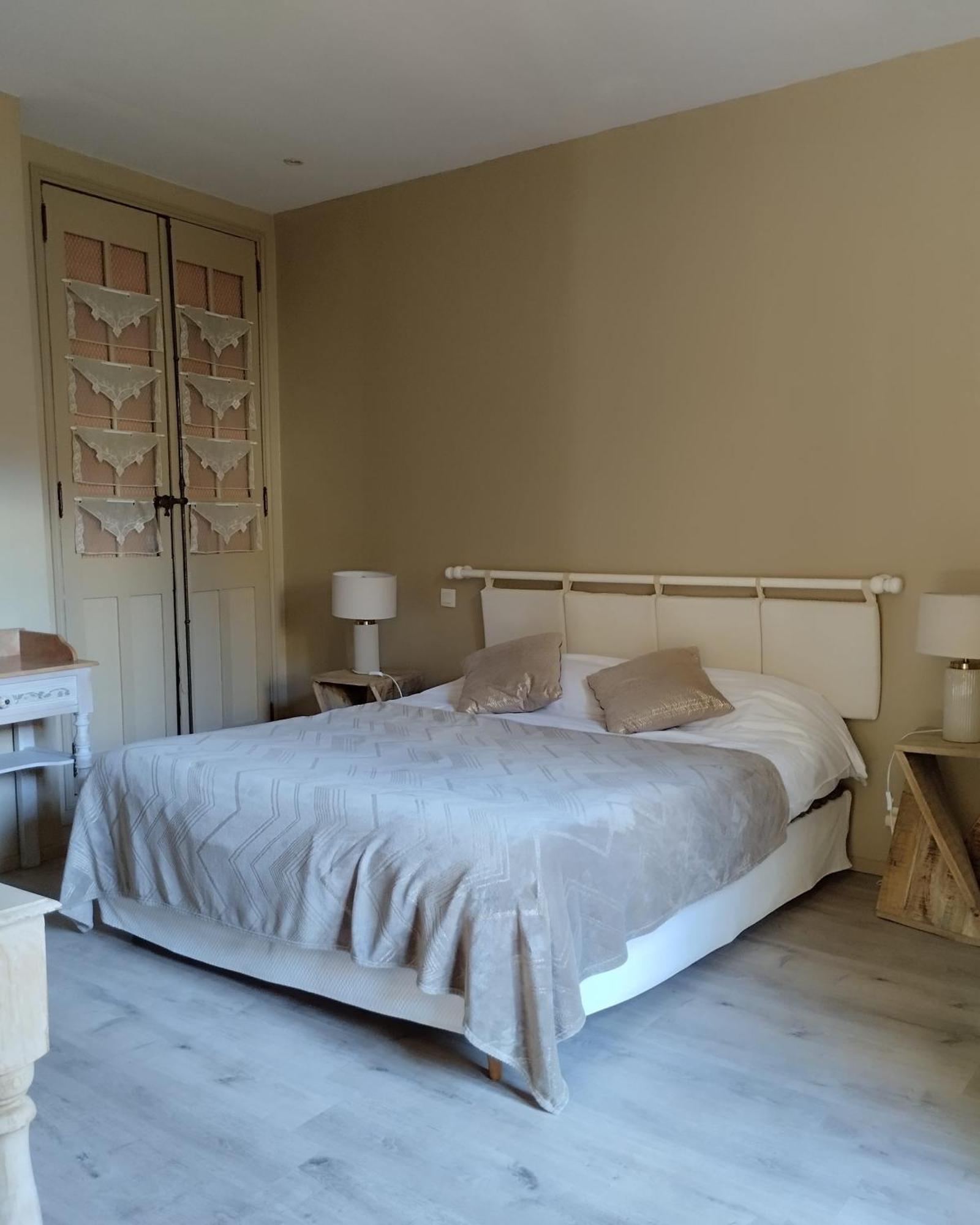Le Patio Hotel Grignan Bagian luar foto