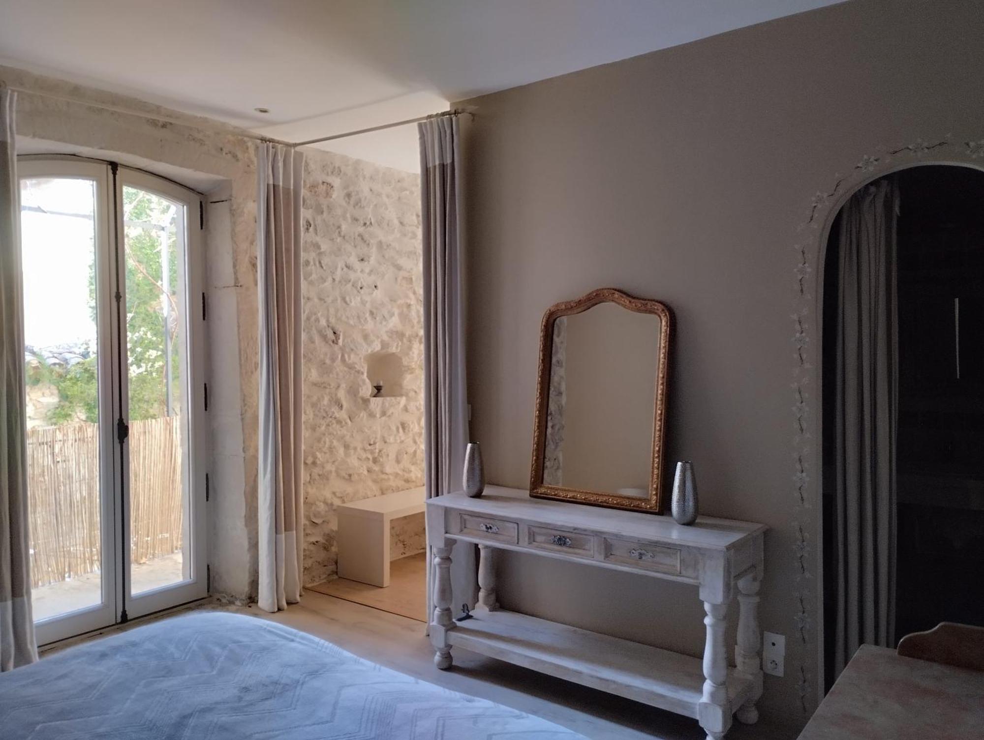 Le Patio Hotel Grignan Bagian luar foto