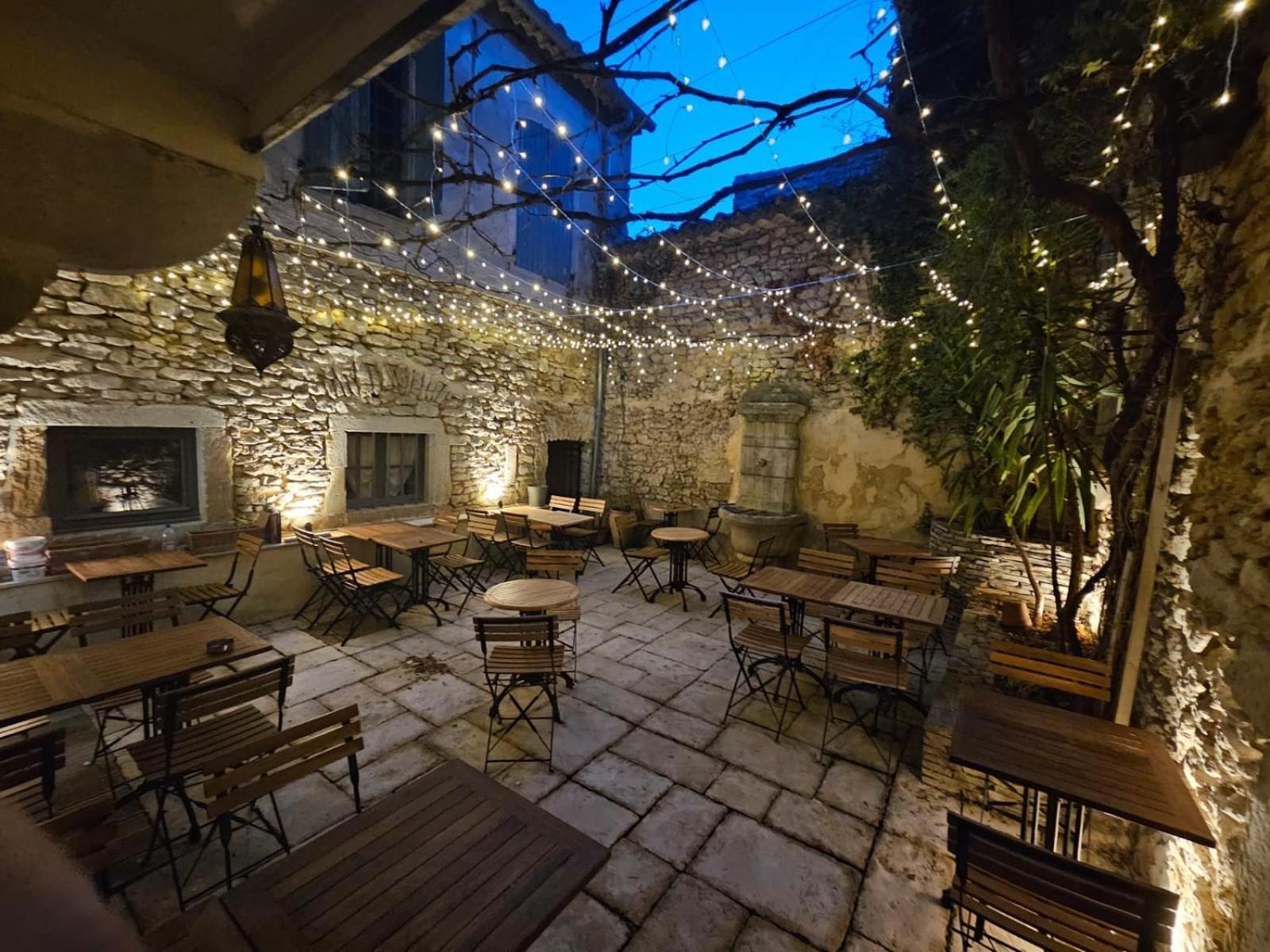 Le Patio Hotel Grignan Bagian luar foto